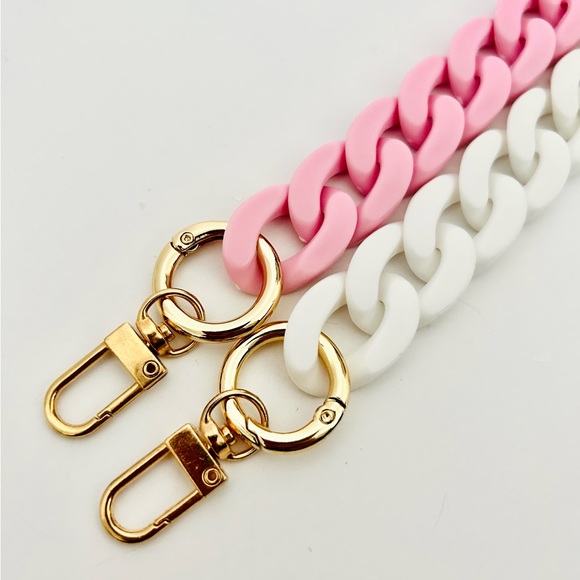 White soft rubber coated chunky chain link strap/charm - Picture 2 of 2